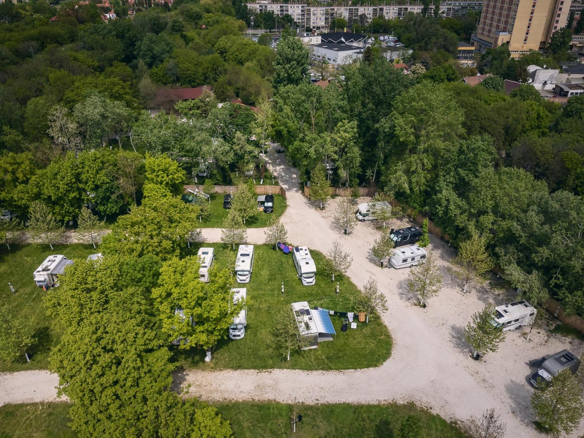 Arena Kemping & Vendeghaz Otel Budapeşte Dış mekan fotoğraf